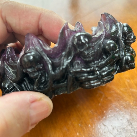 Gothic Skull Art Piece - Purple - ashtray - resin- handcrafted- new - Picture 6 of 9